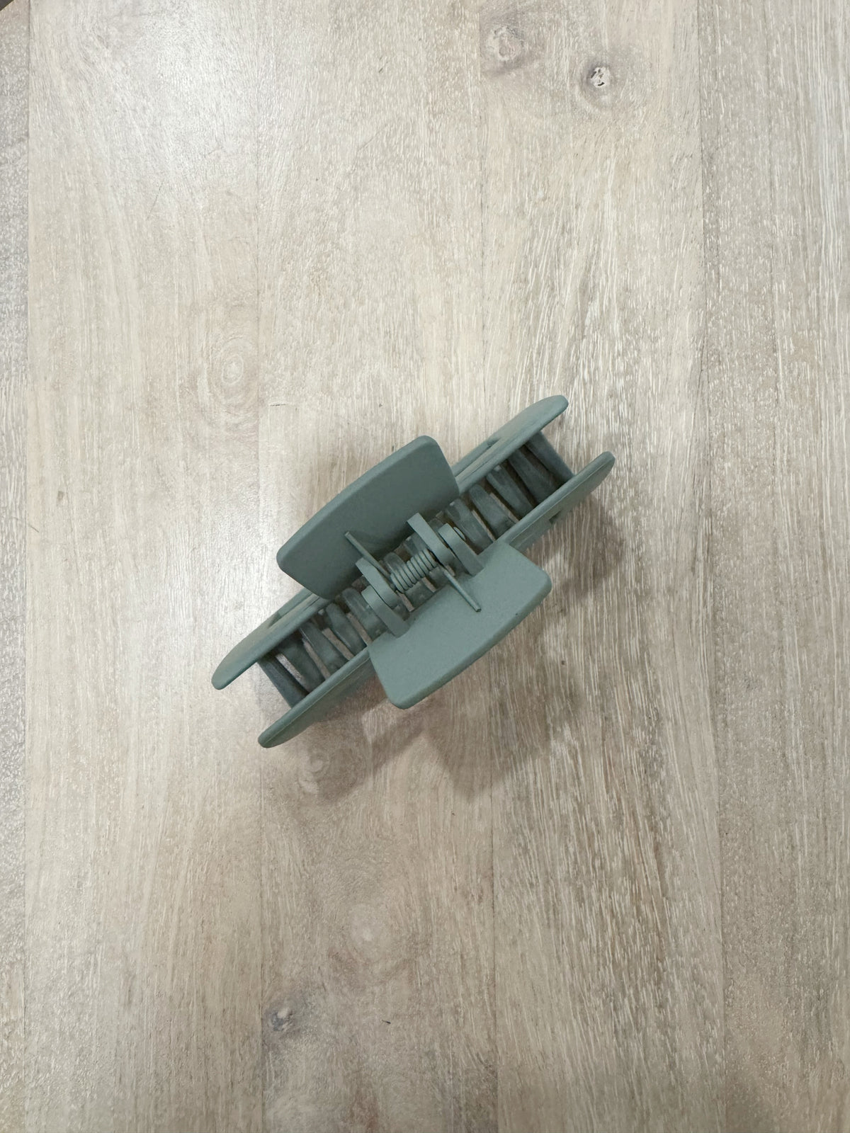 Green Lover Claw Clip